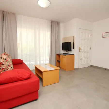 Ferienwohnung Fuer 4 Personen Ca 53 M In Baska, Adriakueste Kroatien Kroatische Inseln *