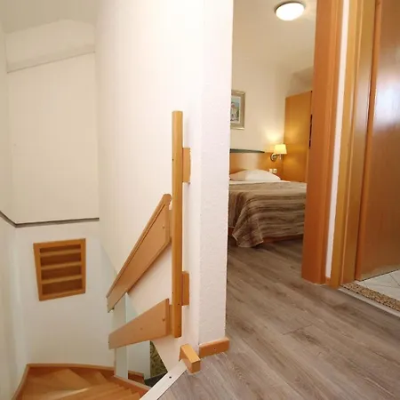Apartment Ferienwohnung Fuer 4 Personen Ca 53 M In Baska, Adriakueste Kroatien Kroatische Inseln