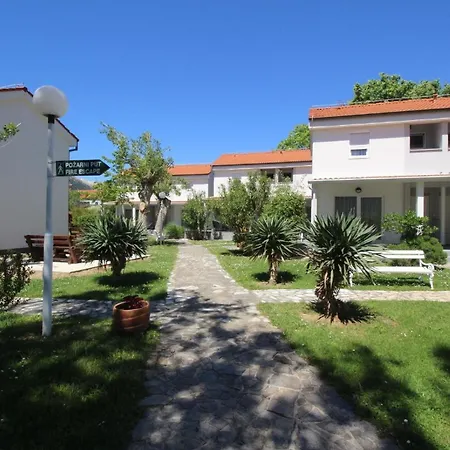 Fuer 4 Personen Ca 53 M In Baska, Adriakueste Kroatien Kroatische Inseln